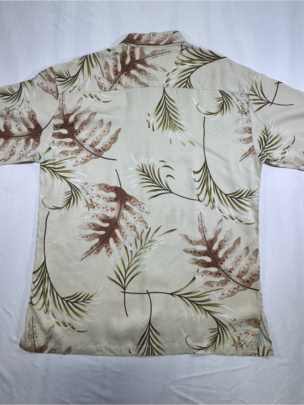 Men's Beige Tropical Print Short Sleeve Button-Down Shirt - Picture 7 of 9